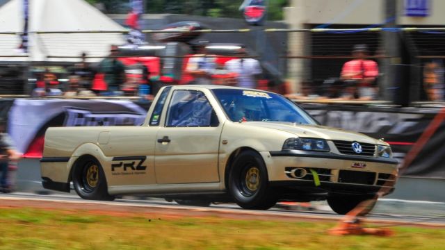 Arrancada do Paraná tem a Saveiro mais veloz do mundo