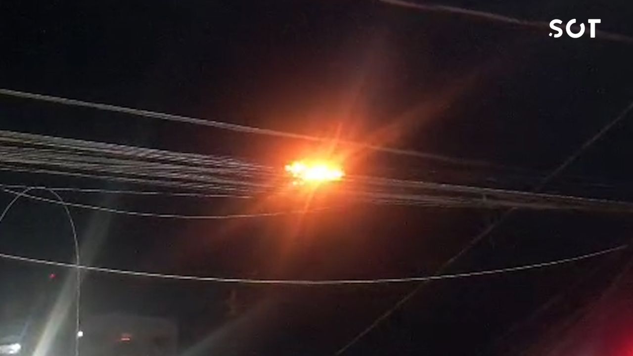 Incêndio em fiação assusta Centro de Cascavel e mobiliza bombeiros após fios queimarem por horas
