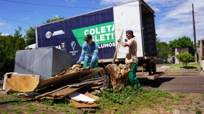 Imagem referente à notícia: Prefeitura de Cascavel leva serviços ambientais e conscientização ao Bairro Canadá com o Sema nos Bairros