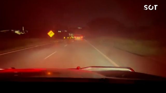 Imagem referente a notícia: Meia tonelada de maconha, fuga cinematográfica e placas falsas: PRF intercepta carga milionária no Paraná