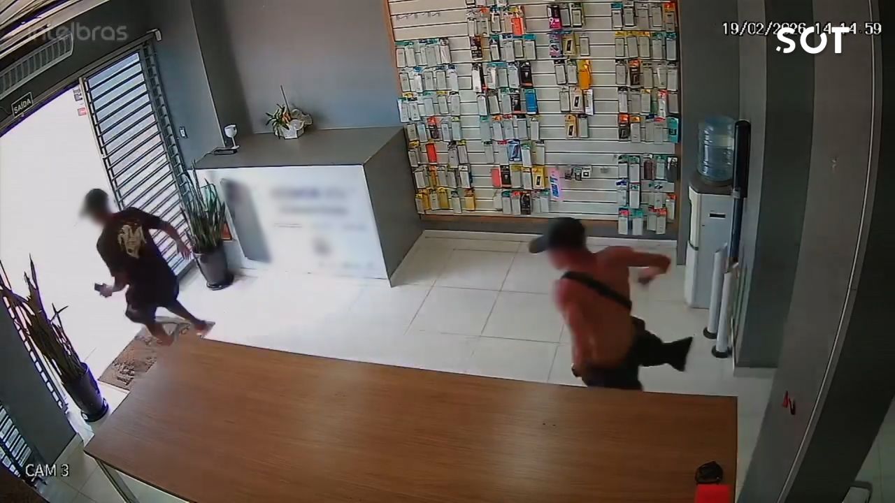 Assaltante ameaça estar armado, usa comparsa de bicicleta e rouba loja no Centro de Cascavel