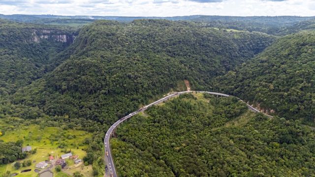 Imagem referente a notícia: Obras de contenção em taludes na Serra da Esperança entram em nova fase; tráfego terá desvio e reforço na sinalização