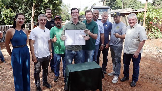 Imagem referente a notícia: Prefeitura de Cascavel inicia obra nas Ruas Alemanha, Portugal e Grécia para dar fim aos trechos sem asfalto