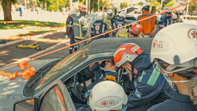 Imagem referente a notícia: Treinamento de resgate veicular une SAMU e Bombeiros e reforça atendimento de emergência em Palotina