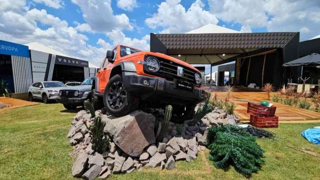 Imagem referente a notícia: Mais de 2,5 mil veículos e caminhões foram vendidos no 38º Show Rural