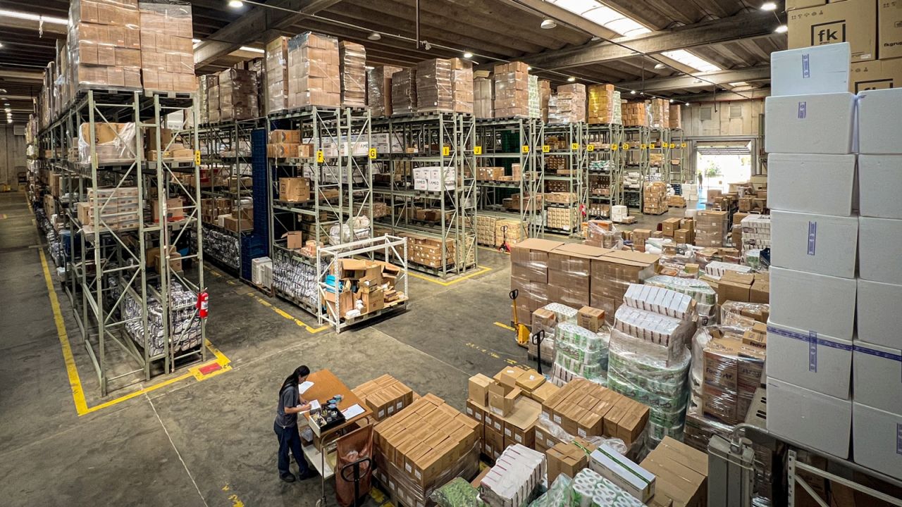 Governo do Paraná já distribuiu mais de 6 milhões de insumos em 2026 para as 22 Regionais de Saúde