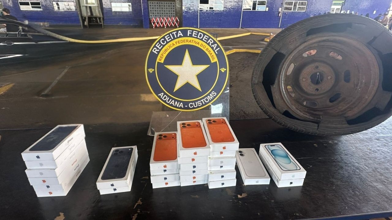 Receita Federal descobre R$ 180 mil em celulares ocultos dentro de estepe na Ponte da Amizade