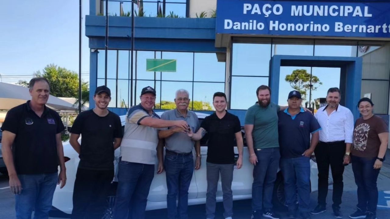 Prefeitura de Catanduvas recebe veículo 0 km e reforça geração de empregos no município