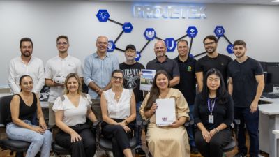 Imagem referente a notícia: Projetek da Unioeste entrega projeto arquitetônico de escola municipal para Cafelândia