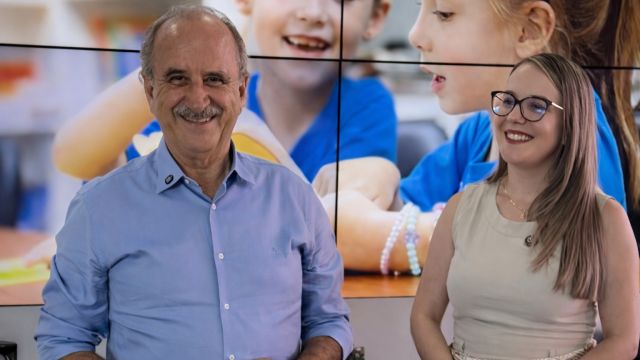 Imagem referente a notícia: Prefeito Renato Silva autoriza convocação de 250 professores e confirma reajuste de 5,4% no piso em Cascavel