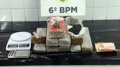 Imagem referente a notícia: Operação Força Total XXIV: PM prende homem com mais de 5 kg de maconha no bairro Brasília, em Cascavel