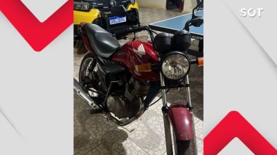 Imagem referente a notícia: Motociclista foge da PM na contramão e abandona Honda CG 125 com chave na ignição em Guaraniaçu