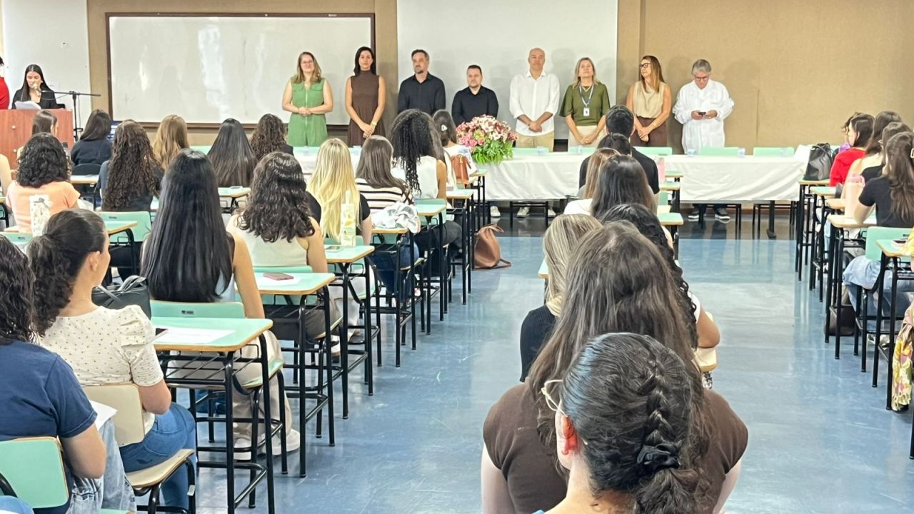 Huop recebe 105 novos residentes de diferentes áreas e reforça compromisso com ensino e assistência