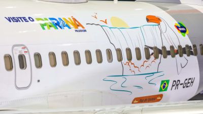Imagem referente a notícia: Paraná ganha avião temático da Gol com as Cataratas do Iguaçu e mira mais de 1 milhão de turistas