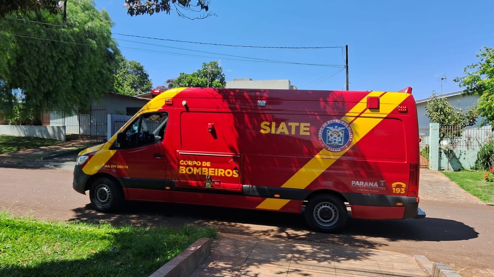 Imagem referente a notícia: Idoso de 63 anos cai de altura de três metros em residência no Jardim Clarito e é levado à UPA em Cascavel