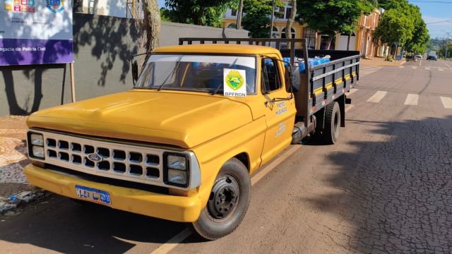 Imagem referente a notícia: Operação em Santa Helena desmantela barracão do crime e apreende quase mil litros de combustível ilegal