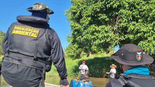Imagem referente a notícia: IAT apreende 222 quilos de peixe e aplica R$ 169,2 mil em multas durante a Piracema