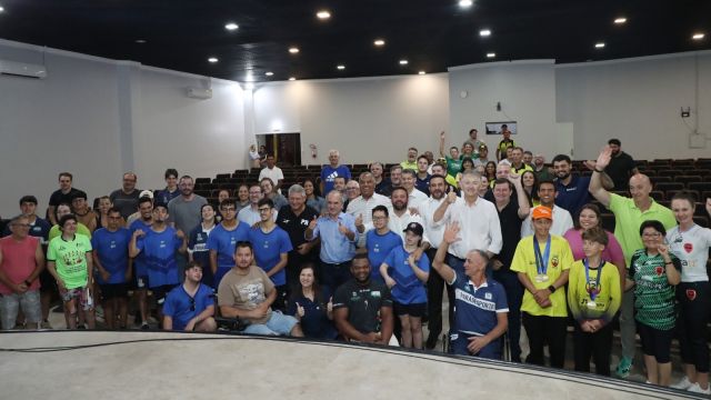 Imagem referente a notícia: Cascavel recebe recursos de R$ 3 milhões para investimentos em infraestrutura esportiva e garantia de reforma do CNTA