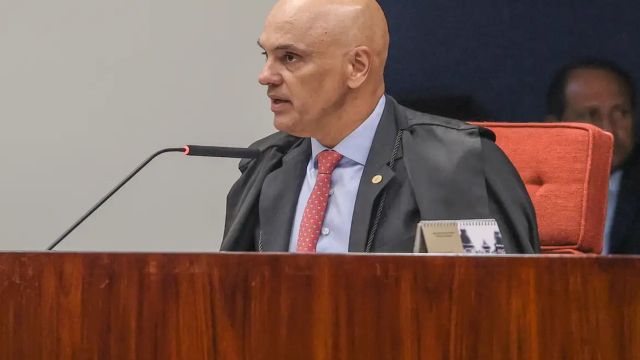 Imagem referente a notícia: Moraes nega conversas com Vorcaro no dia em que banqueiro foi preso