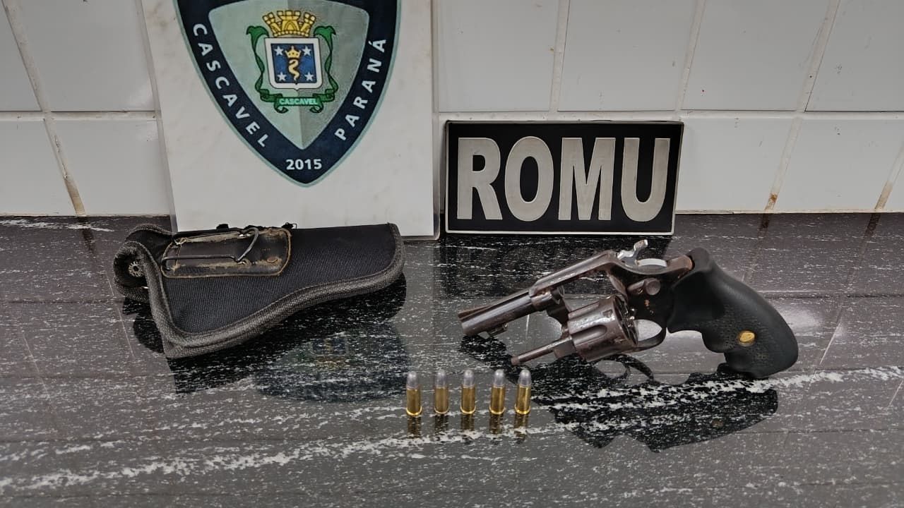 Homem é preso com revólver durante abordagem da ROMU, no Jardim Colonial em Cascavel