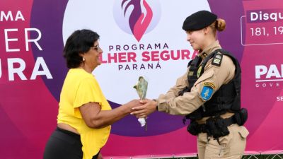 Imagem referente a notícia: Forças de segurança realizam conscientização de combate à violência contra a mulher