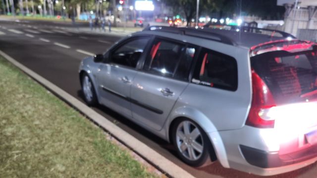 Imagem referente a notícia: Motorista com CNH cassada há mais de 2 anos é flagrado dirigindo durante fiscalização no Centro de Cascavel