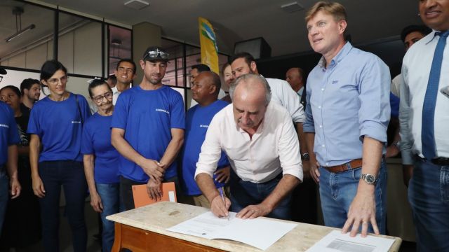 Cascavel recebe R$ 20,5 milhões para construção de ginásio no Tarumã e quadra no Julieta Bueno