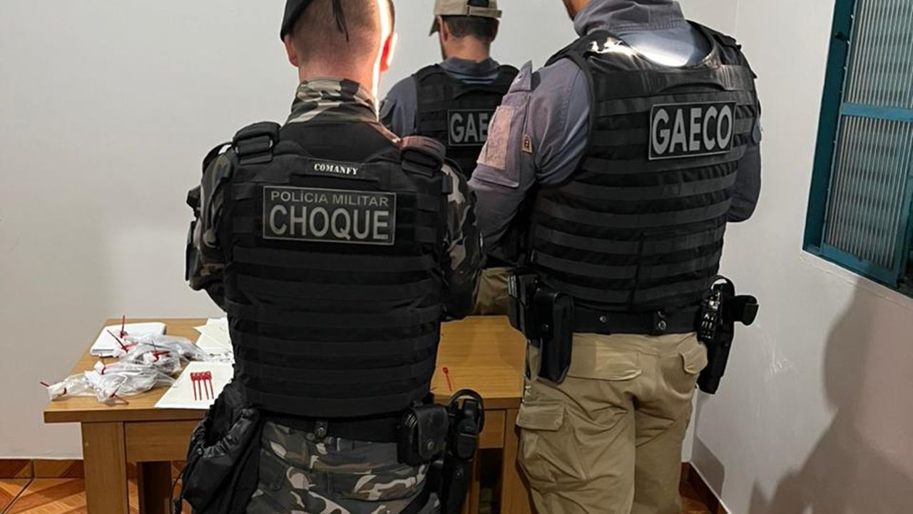 Operação Drive-Thru expõe suspeita de tráfico de drogas em conveniência perto de escola em Cascavel