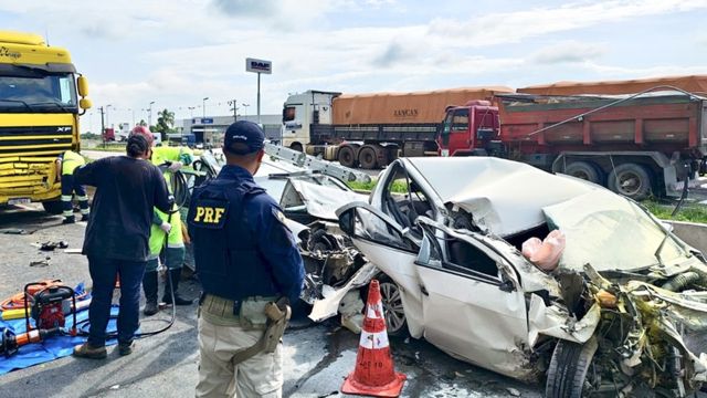 Imagem referente a notícia: PRF alerta para alta de 14% de mortes nas rodovias federais do Paraná em 2026