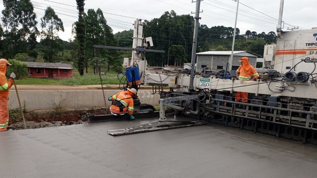 Governo do Paraná isenta de ICMS cimento para pavimentação e barateia obras no Paraná