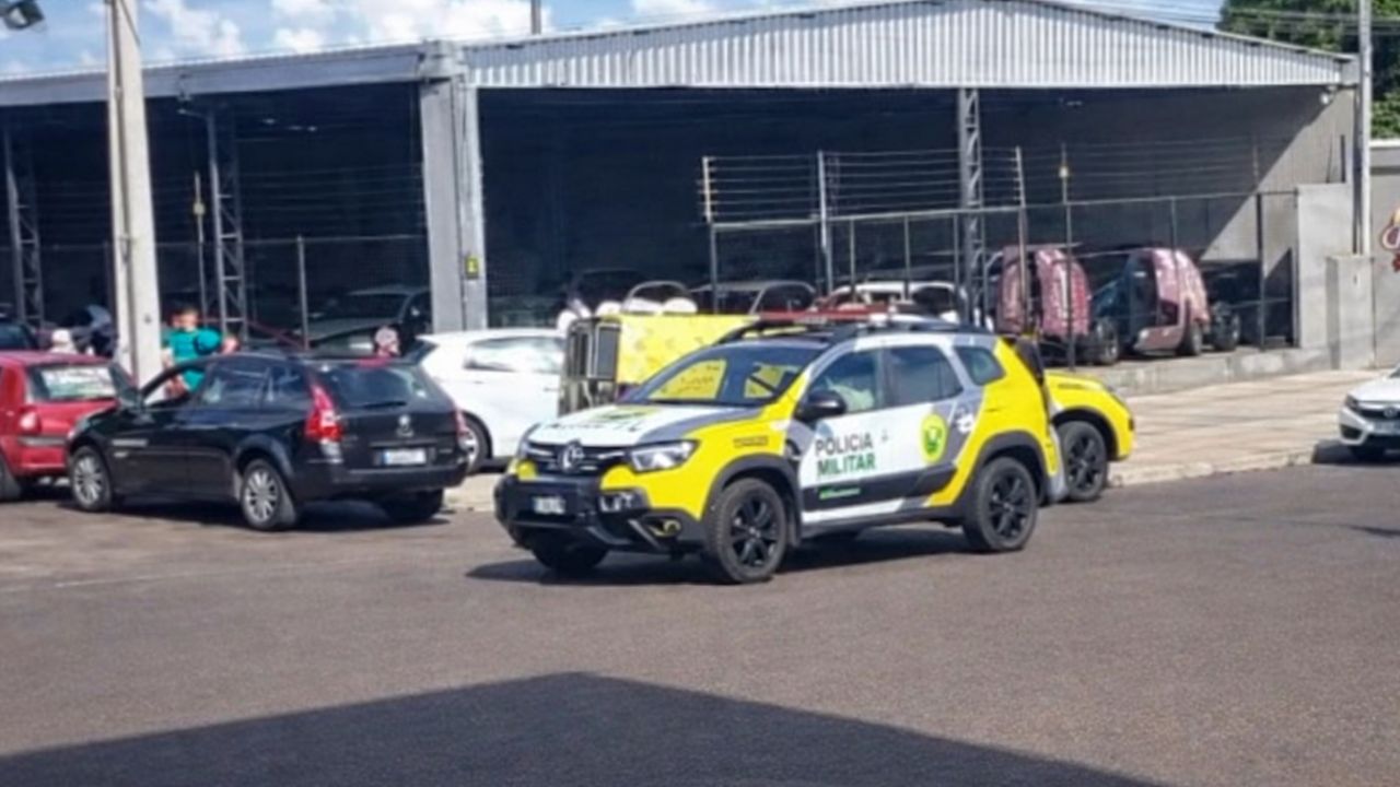 Empresário reage a assalto e morre após troca de tiros em revenda de veículos em Foz do Iguaçu