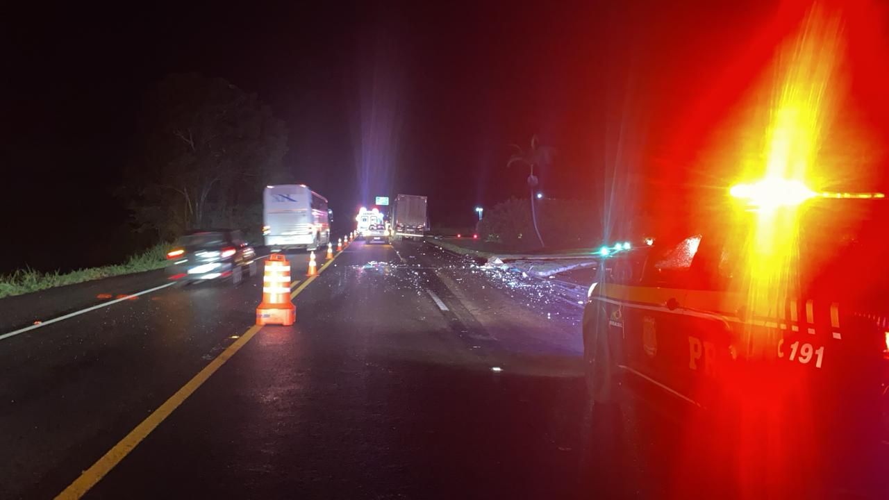 Tragédia na BR-153: colisão entre caminhões termina com motorista morto em Santo Antônio da Platina