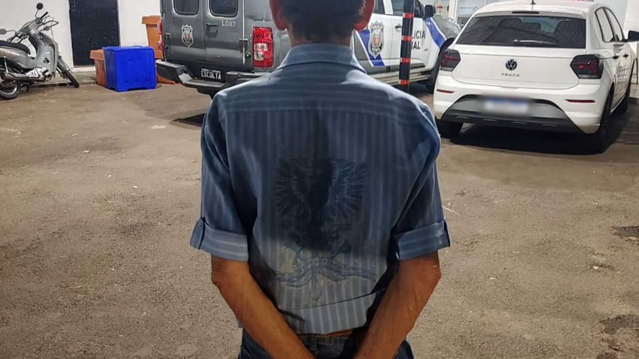 Idoso de 76 anos é preso em Cascavel por roubo cometido em 2023 após mandado da Justiça