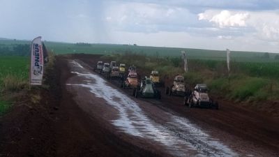 Imagem referente a notícia: Kartcross é destaque na 1ª etapa do Metropolitano de Terra em Palotina