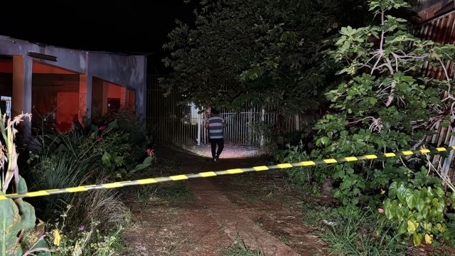 Imagem referente a notícia: Cobrança de aluguel termina em morte em Cascavel: delegado revela detalhes da briga que acabou em homicídio no bairro Periolo