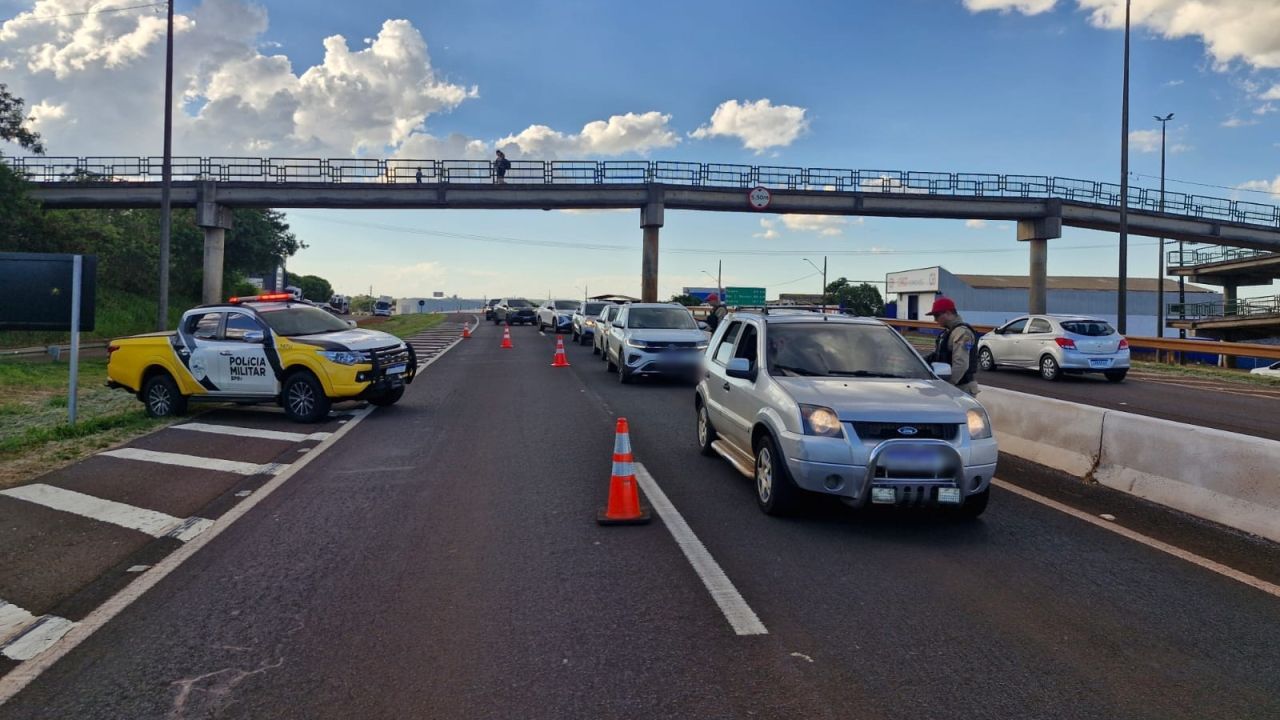 Lei Seca flagra quase 80 infrações e leva motorista à prisão em operação nas rodovias do Oeste do Paraná