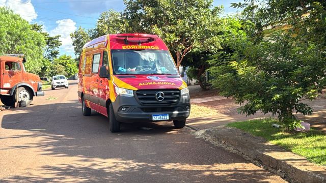 Imagem referente a notícia: Pedra cai e deixa homem ferido em Cascavel; vítima de 28 anos é levada ao Hospital Universitário