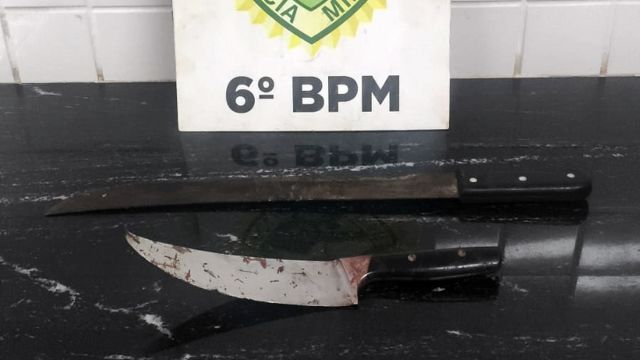 Imagem referente a notícia: Homem invade casa armado e acaba gravemente ferido após reação de morador em Cascavel