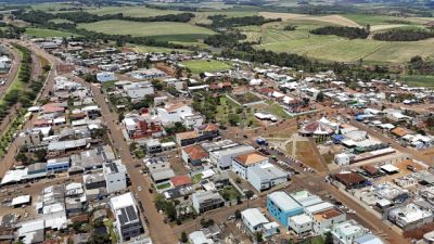 Imagem referente a notícia: Governo do Paraná já investiu R$ 63 milhões para apoiar Rio Bonito do Iguaçu com reformas, novas casas e auxílio
