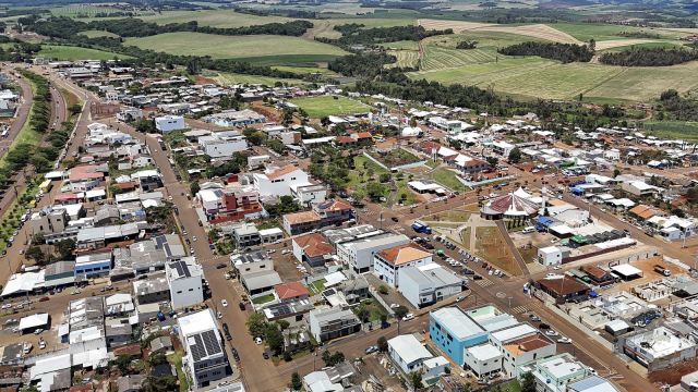 Imagem referente a notícia: Governo do Paraná já investiu R$ 63 milhões para apoiar Rio Bonito do Iguaçu com reformas, novas casas e auxílio