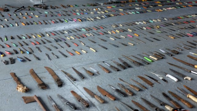 Imagem referente a notícia: Com Operação Resgate Pela vida ID 2026, Prefeitura retira mais de 1,2 mil facas das ruas de Cascavel