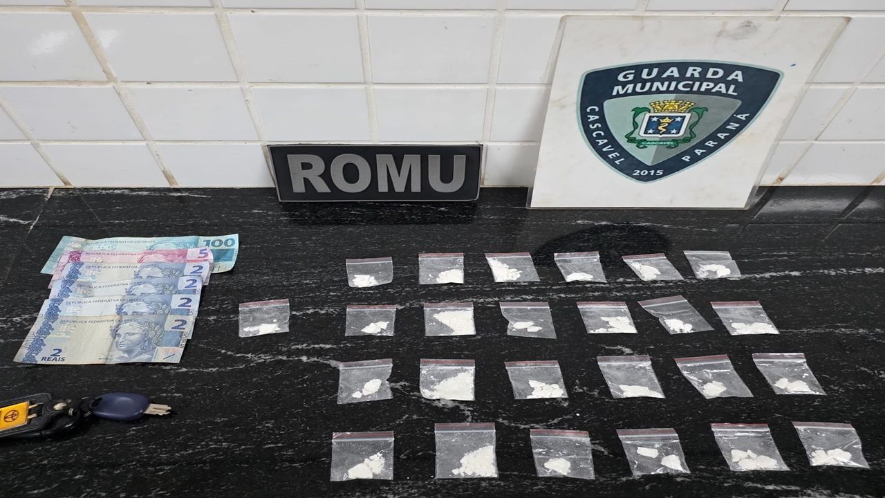 Dupla é detida pela GM com cocaína e carro é apreendido no Bairro Morumbi em Cascavel