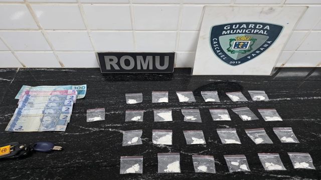 Dupla é detida pela GM com cocaína e carro é apreendido no Bairro Morumbi em Cascavel