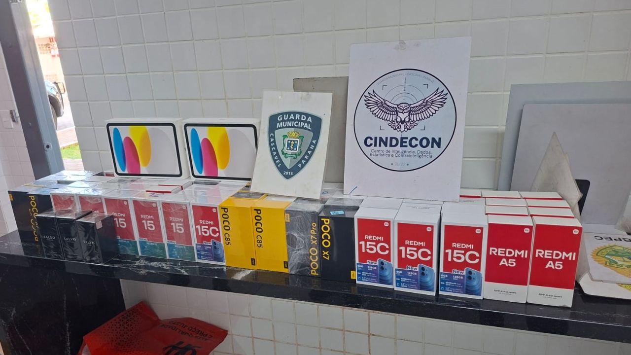 Apreensão surpreende na rodoviária de Cascavel: jovem é flagrada com 68 celulares em ônibus interestadual