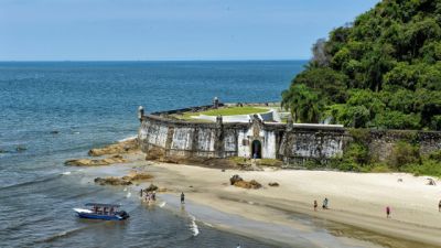 Imagem referente a notícia: Paraná recebe 303,9 mil turistas estrangeiros no primeiro bimestre de 2026