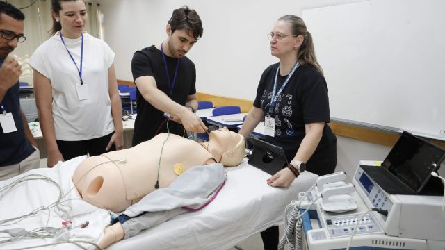 Profissionais das UPAs de Cascavel participam de capacitação em emergências cardiovasculares