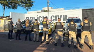 Imagem referente a notícia: Operação policial apreende armas e drogas e termina com menor detido e suspeito preso no interior do Paraná