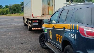 Imagem referente a notícia: Carga de sorvete escondia 10 mil celulares: PRF intercepta esquema milionário na BR-277