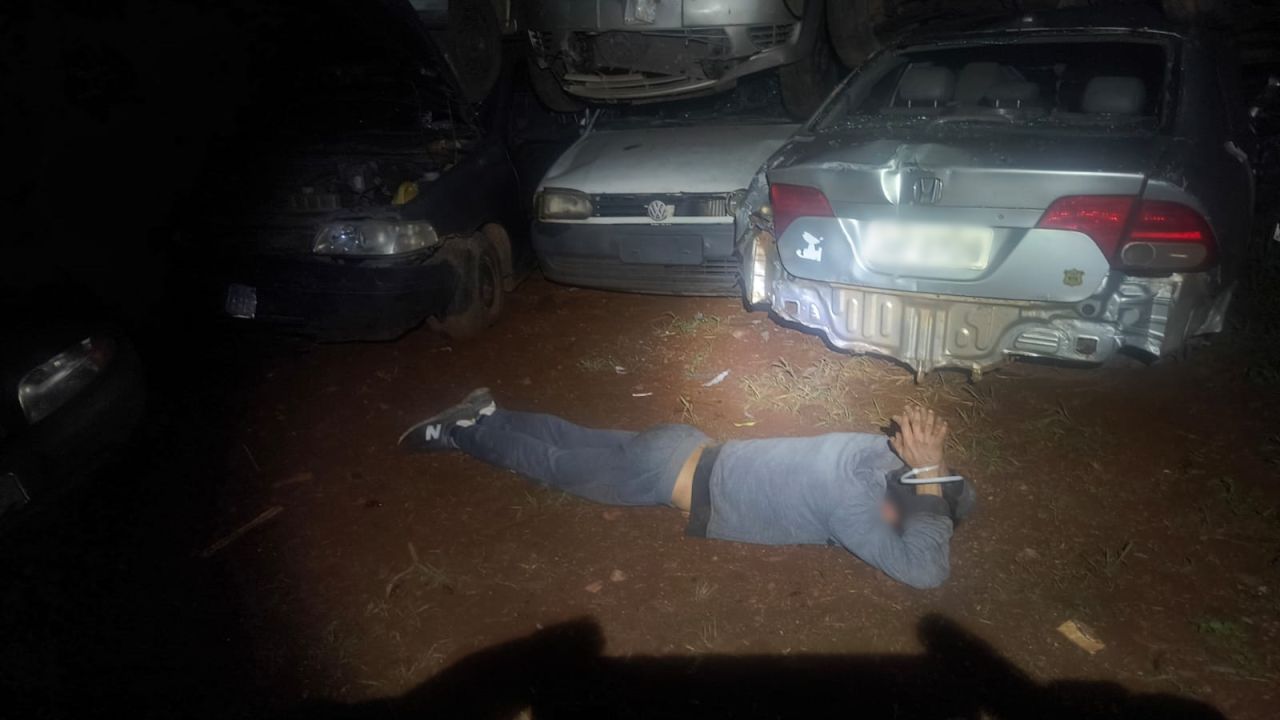 Homem é preso ao tentar furtar peças de veículos apreendidos em pátio da Transitar em Cascavel