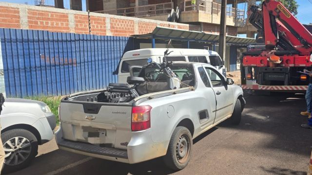 Imagem referente a notícia: Motorista embriagado causa colisão em sequência e é preso no Centro de Cascavel